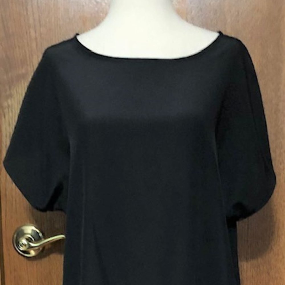 TWO (2) Lightweight Shell Tops - Picture 4 of 13